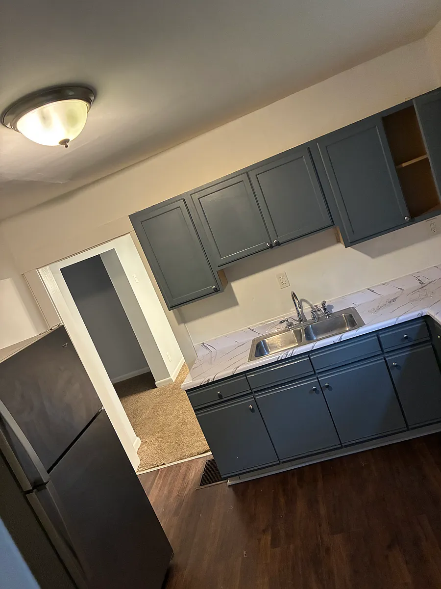 Building Photo - 3064 Hull Ave #1