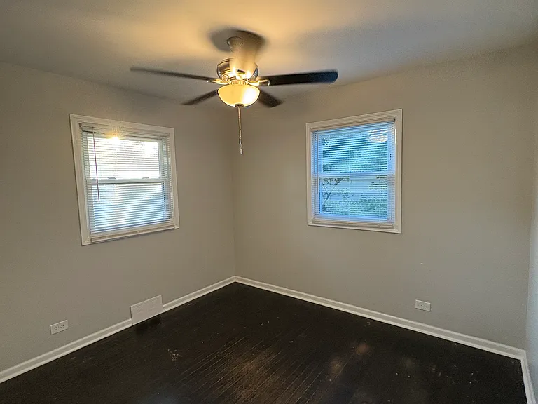 51 S Seymour Ave — Photo 12