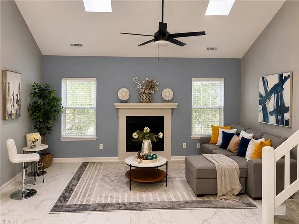 805 Hamlet Ct, Yorktown, VA 23693