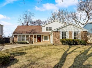3610 Maple Leaf Dr, Glenview, IL 60026