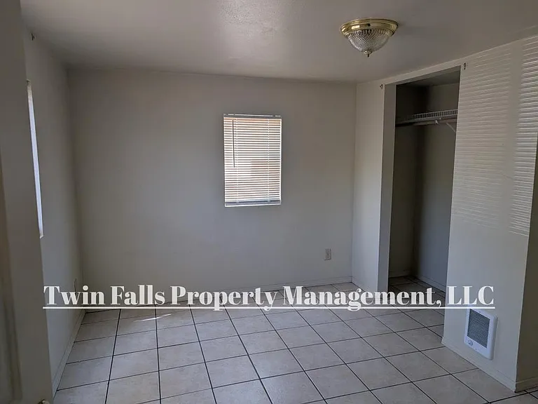 473 Jackson St — Photo 13
