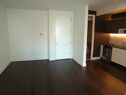 Rented by Joel Weisz, LREB | media 49