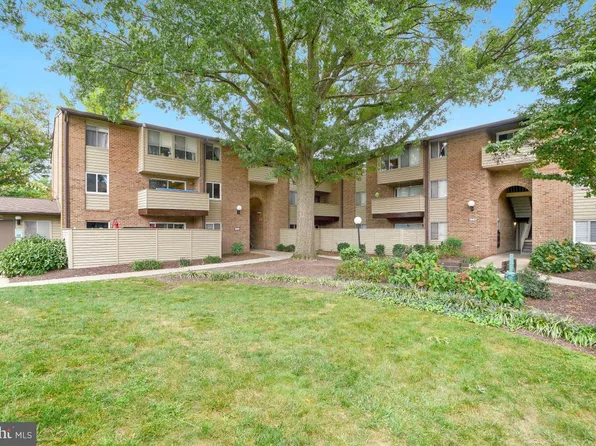 19419 Brassie Pl APT 302, Montgomery Village, MD 20886