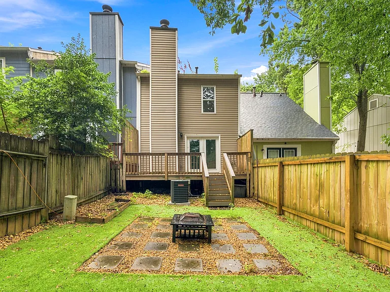 1909 Shenandoah Valley Ln SE — Photo 19