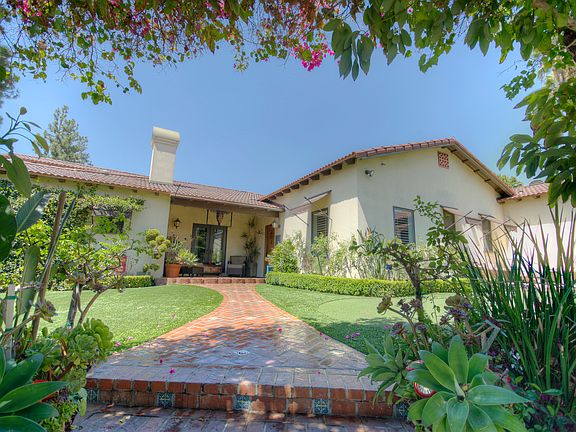 3rd image of 11599 Beverly Blvd