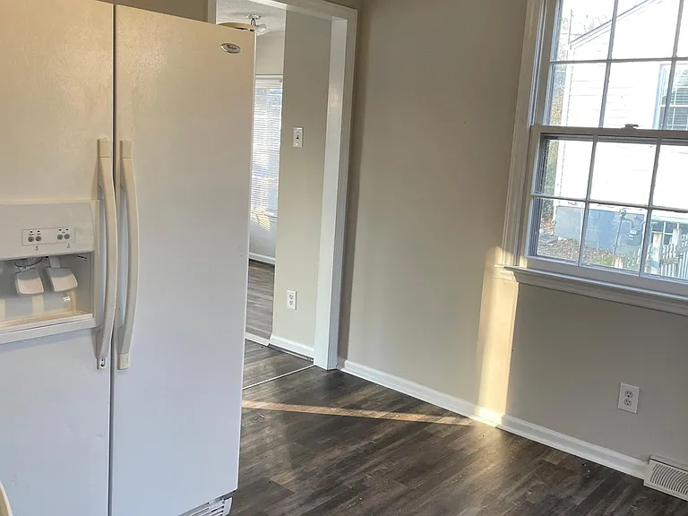 Big side by side fridge & stove included