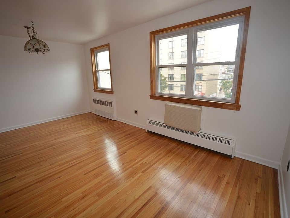 1st image of 23-23 41st St #33R