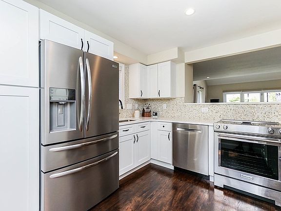 3rd image of 4801 Heatherwood Ln