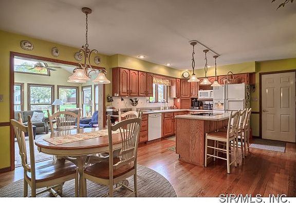 4th image of 40 Waterford Ln