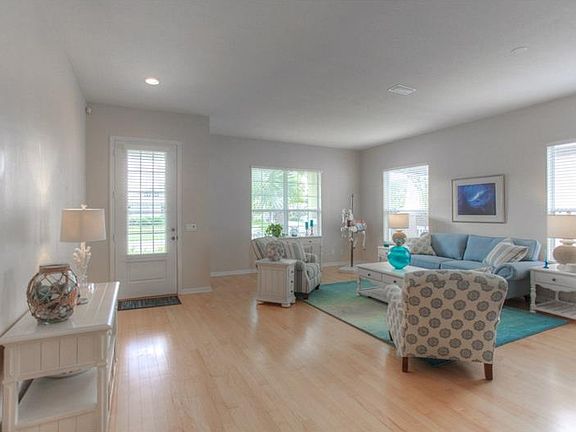 4th image of 8121 Camella Ln