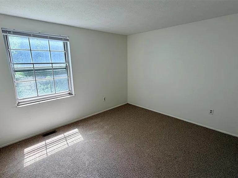 3812 Louisa St — Photo 17