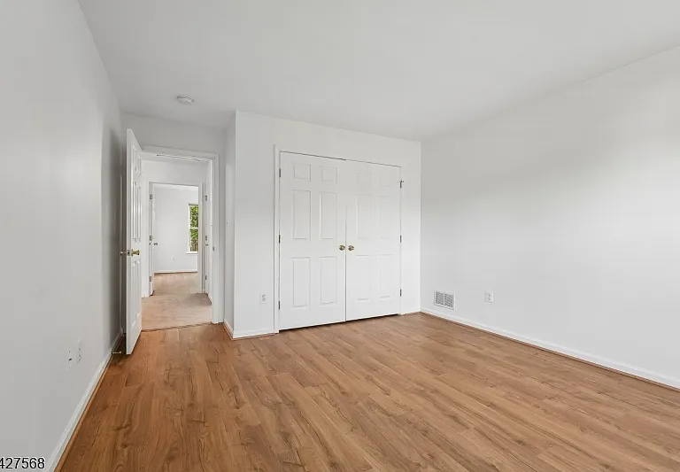 1 Leigh Rd — Photo 31