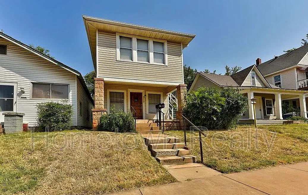 Property Photo - 510 E Oklahoma Ave #99