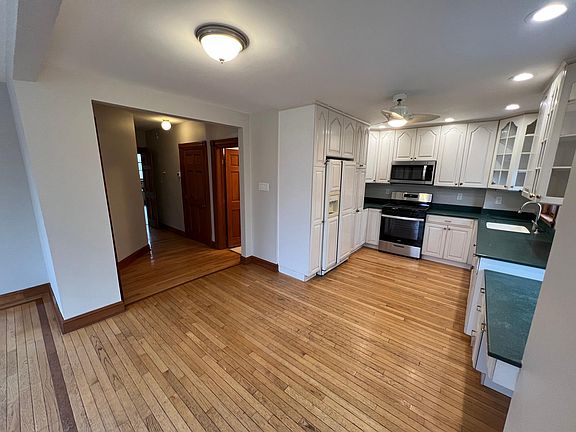 4th image of 64 E Greenwood Ave Floor 2