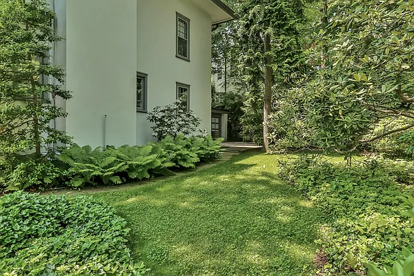 Sold by Trebach Realty | media 8