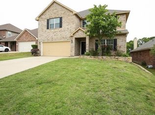 2900 Greenway Dr, Burleson, TX 76028
