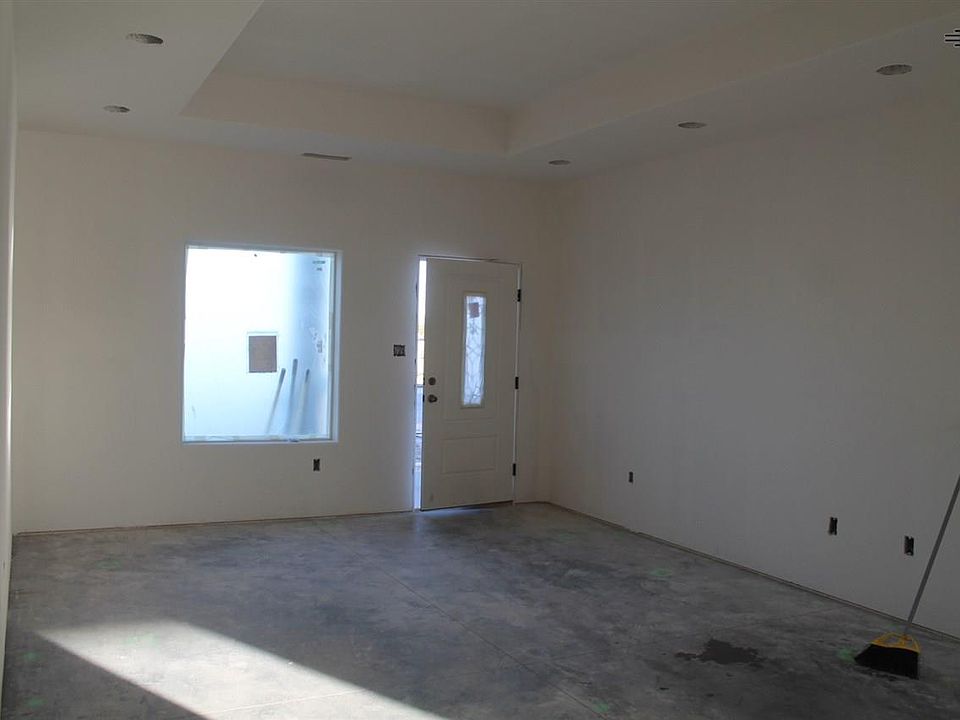 2nd image of 603 N York St