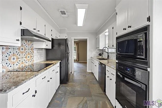 1034 Leycester Dr — Photo 3