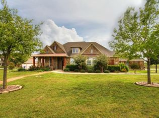 206 Comanche Cir, Hutto, TX 78634