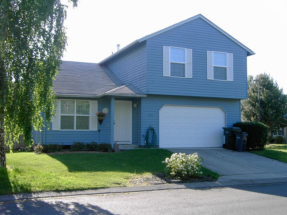 Nice Corner Lot 3bd 2.5ba