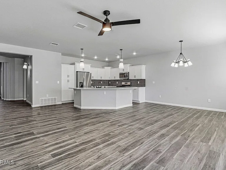 6070 Zinc Hill St — Photo 12