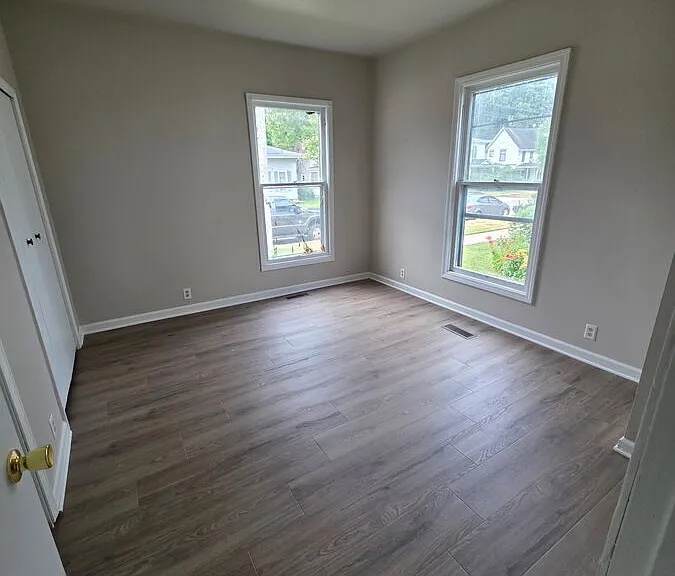 270 E Washington St #1 — Photo 5