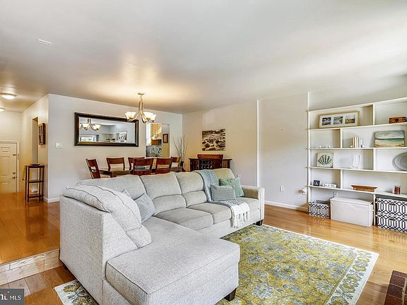 2nd image of 8221 Cedar Landing Ct