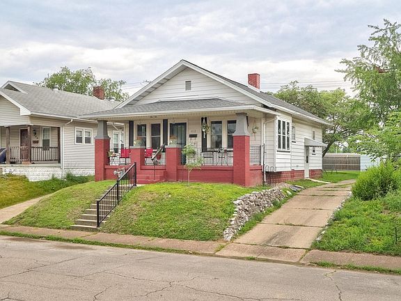 2nd image of 410 Richardt Ave