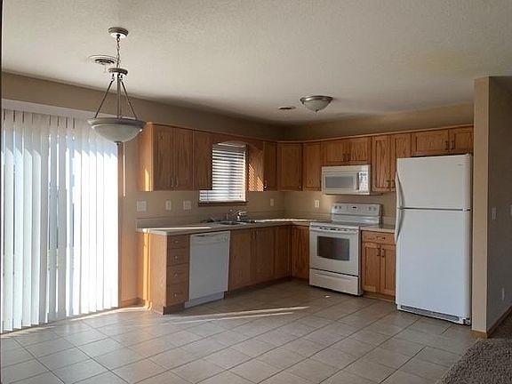 3rd image of 3001 Brookville Dr