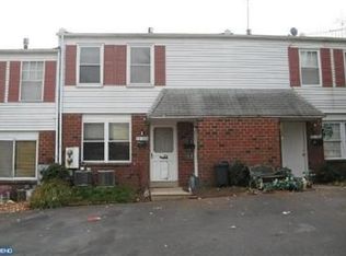 9410 Fairgreen Ln, Philadelphia, PA 19114