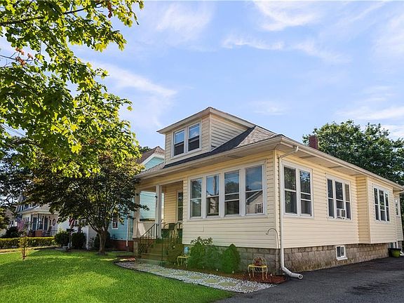 4th image of 285 Woodbine St