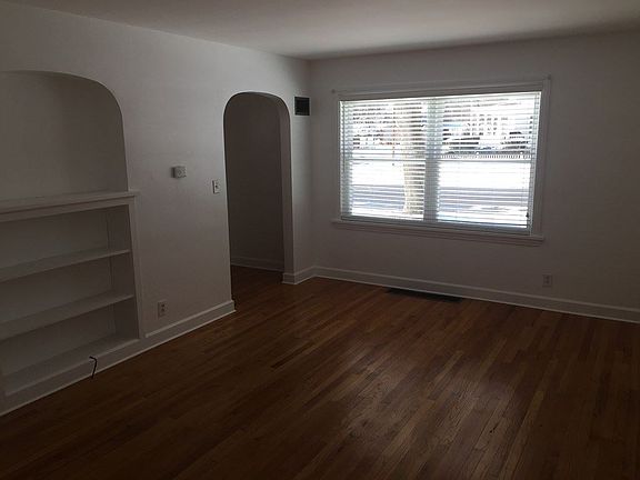5th image of 800 Grove St