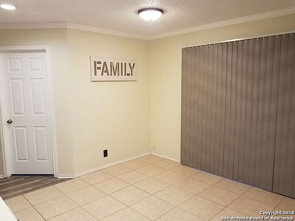 3rd image of 12822 Maple Park Dr
