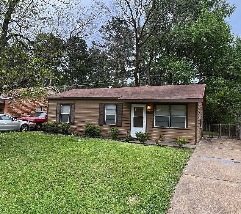 1st image of 685 Rainbow Dr