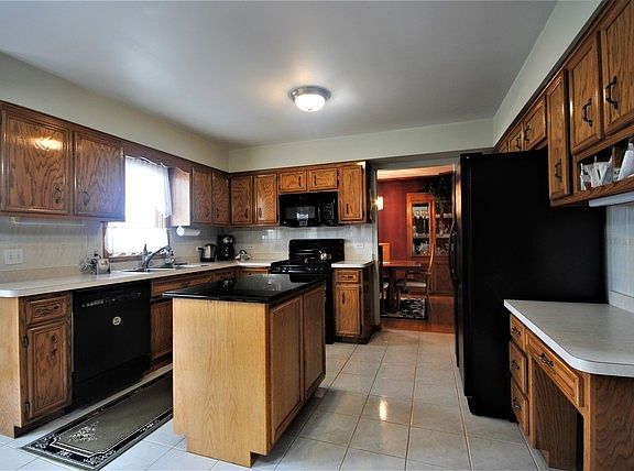 4th image of 14952 Greenbrier Ln