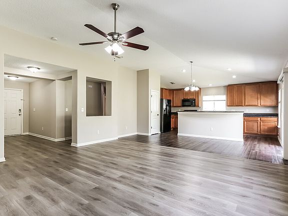 5th image of 7511 Hawks Cliff Dr