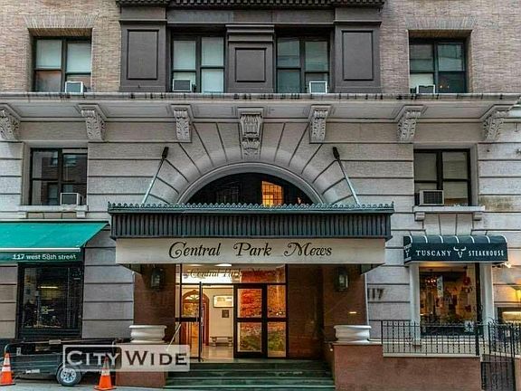 4th image of 117 W 58th St APT 5A