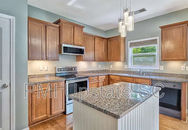 218 Marefair Ln — Photo 7