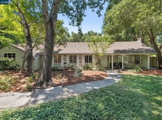 3 Poppy Ln, Orinda, CA 94563