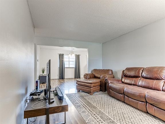 5th image of 201 N Briarwood St
