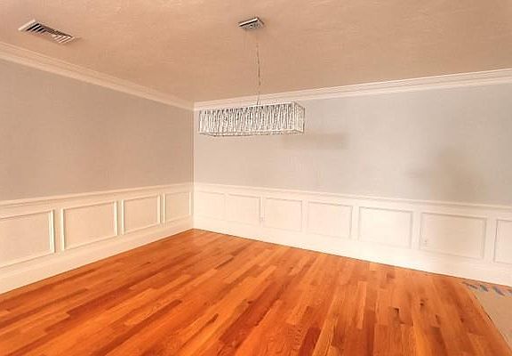 3rd image of 115 Elm St #C