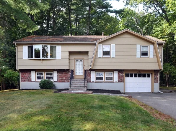 47 Daniel Dr, Abington, MA 02351