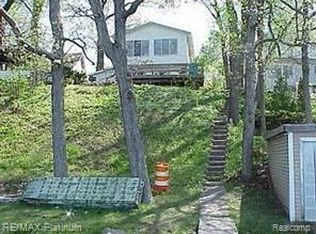 4244 Highcrest Dr, Brighton, MI