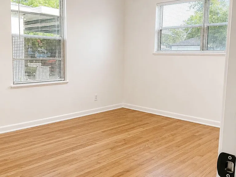 1008 Wright Blvd — Photo 11