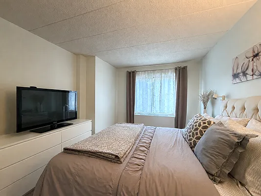 Bedroom, photo 6