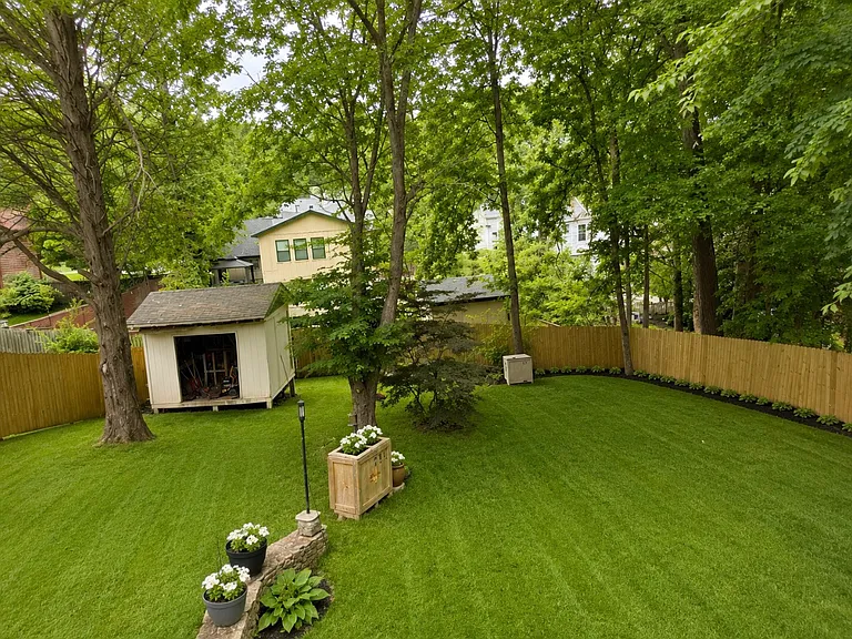 Glenwhite Dr — Photo 21