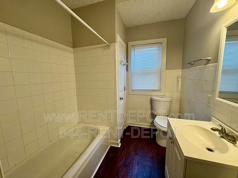1016 Marshall Ave — Photo 7