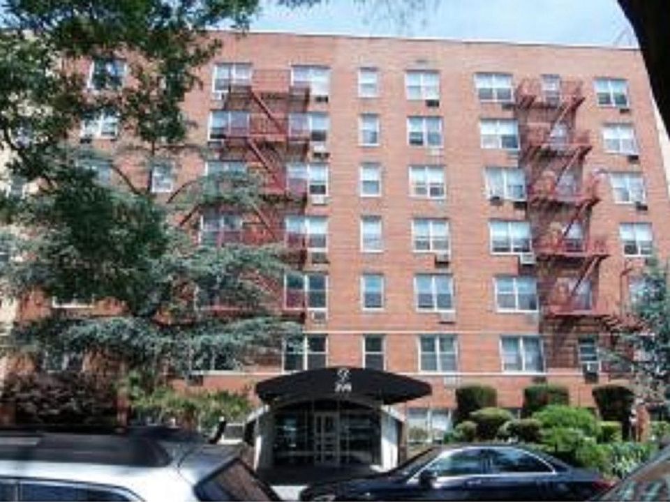 2nd image of 399 Ocean Pkwy APT 2F