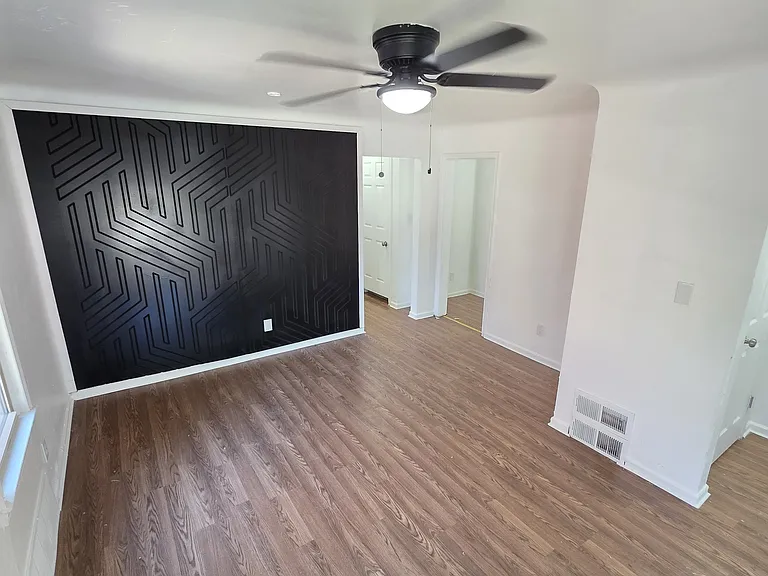 15770 Stansbury St — Photo 10