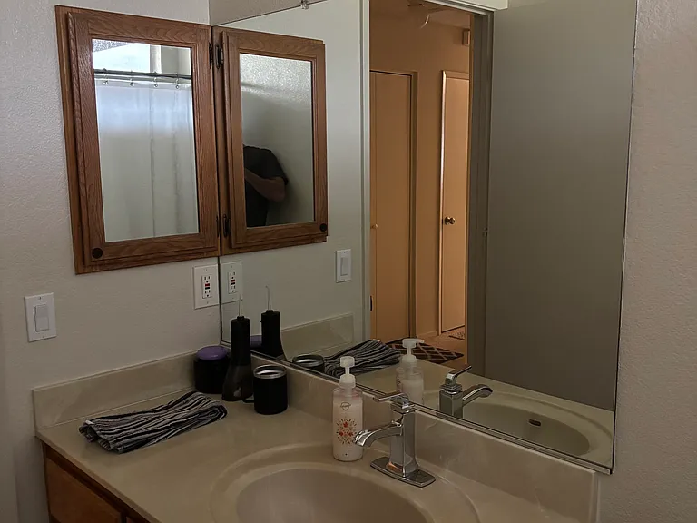 900 W Canal Dr #102 — Photo 3